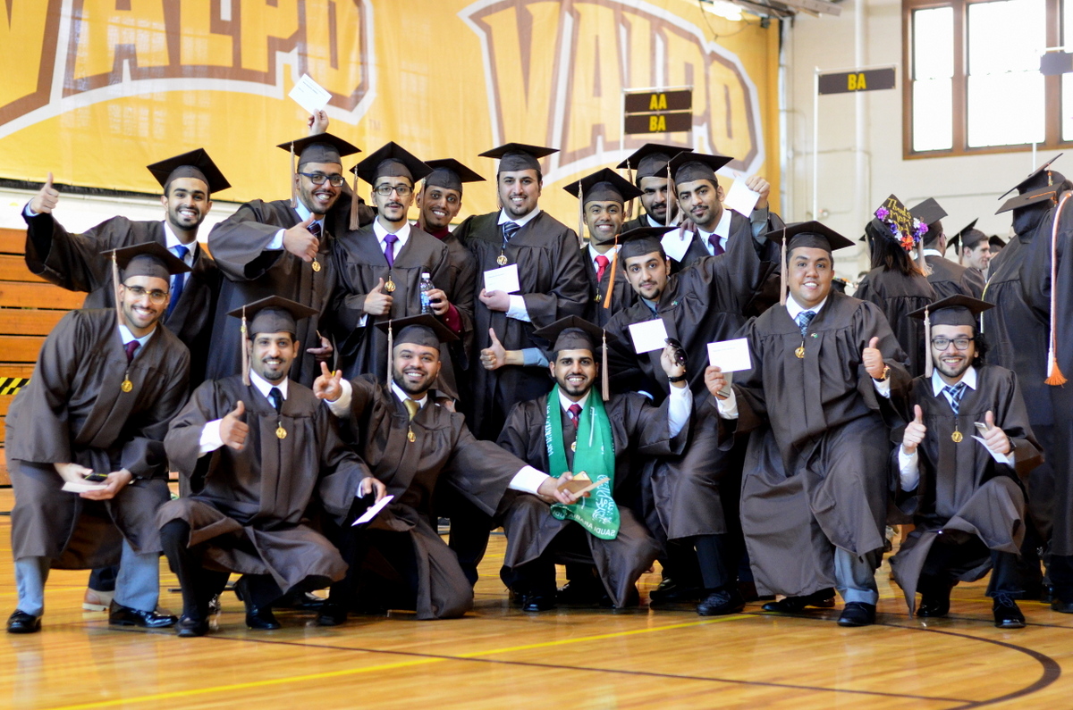 Valparaiso University Holds 2016 Commencement Ceremony, Proudly Welcomes Newest Alumni to the World