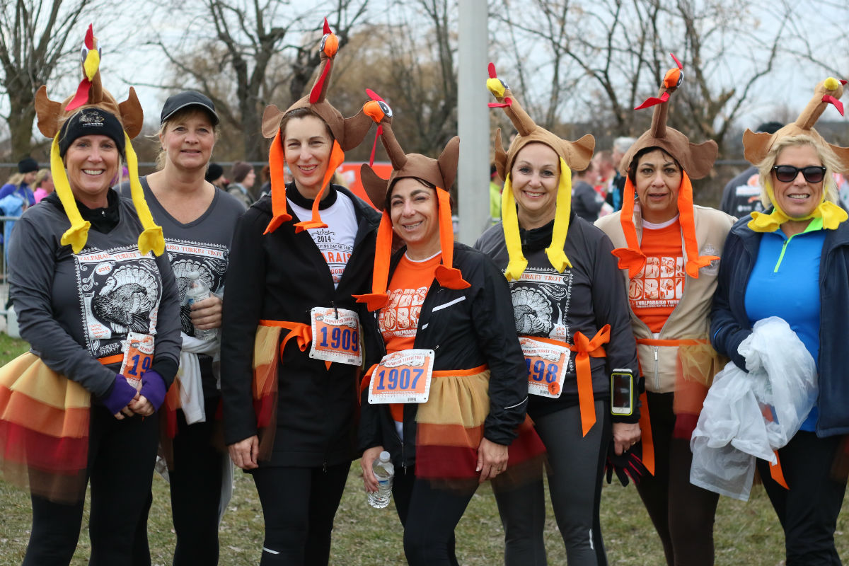 Thousands Kick Off Thanksgiving with 2015 Turkey Trot Race