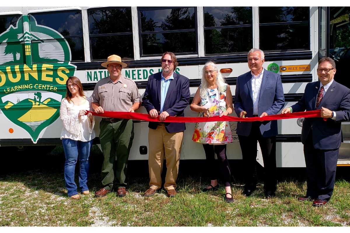 Partners unveil new Dunes Learning Center propane bus
