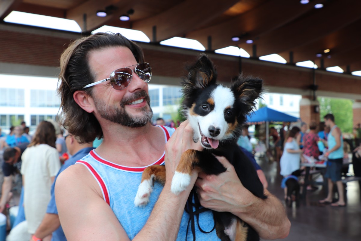 Lakeshore PAWS Lets the Dogs Out at the 8th Annual Pup Crawl!