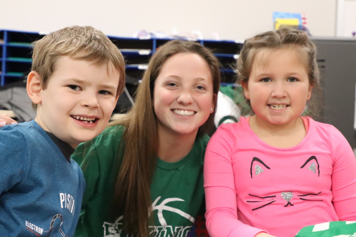 Memorial Elementary First Graders Meet Faces Behind Pen Pal Letters