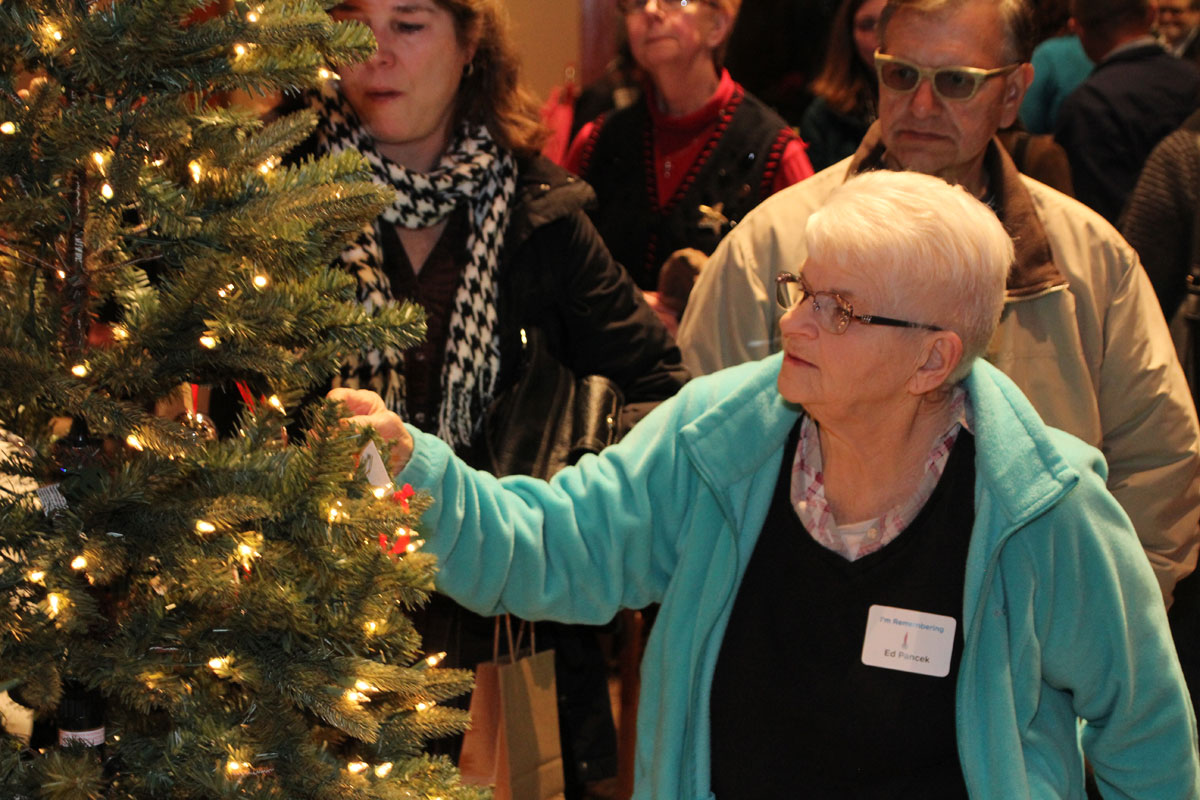 Remember Loved Ones at the VNA Tree of Remembrance Ceremony