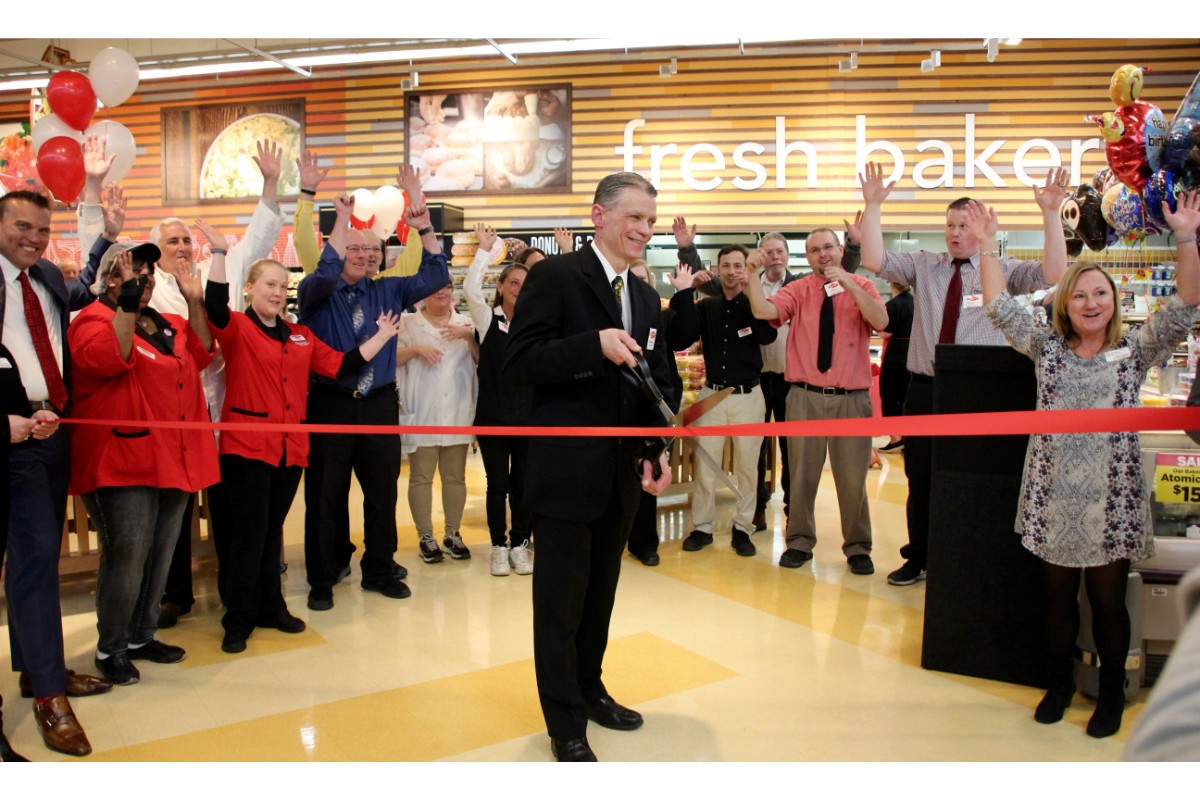 Portage Strack & Van Til Hosts Grand Opening to Celebrate New Location