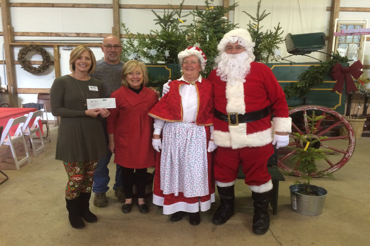 WRF Nursery Raised More Than $800 for Habitat of Humanity of Porter County on Small Business Saturday